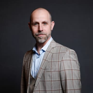 Daniel Small